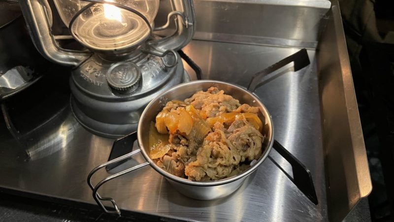 キャンプで牛丼
