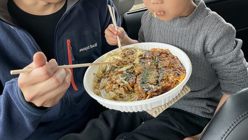 テイクアウトしたお好み焼き