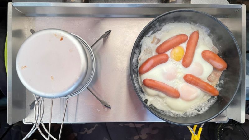 夫の準備する朝食