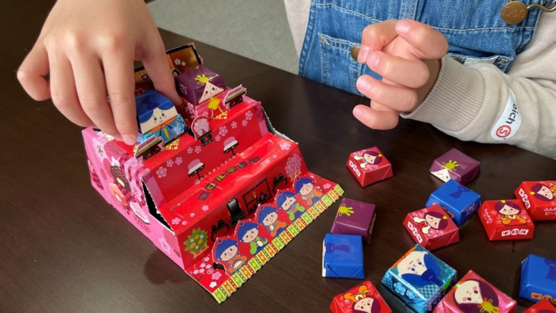 ひなまつりバージョンのチロルチョコ