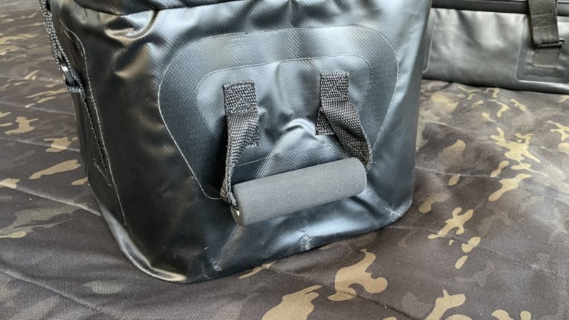 ソフトクーラーの取っ手部分