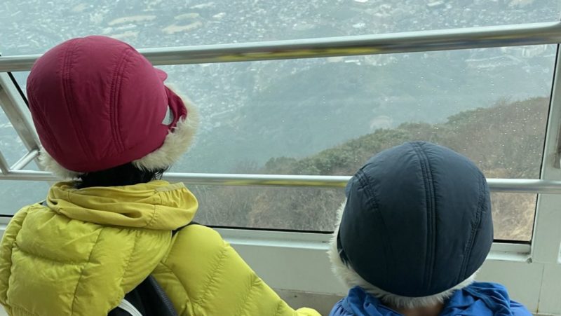 ロープウェイで下山