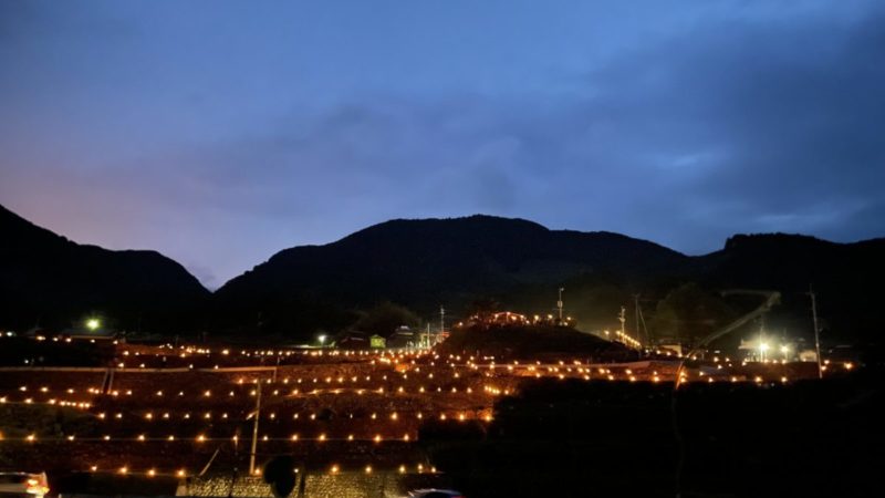 闇が深まる棚田